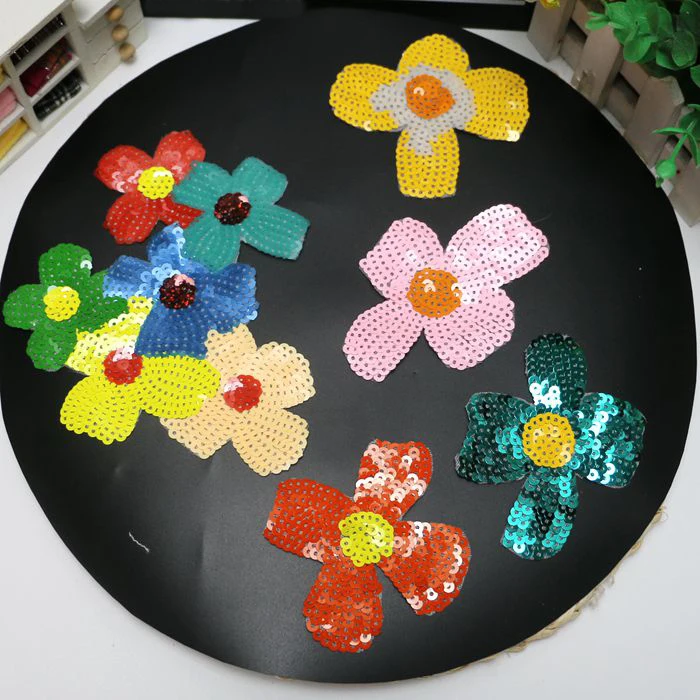 1 set Sequined Flower Patches Lace Appliqued Accessories 3D Embroidered Trims Sewing 14*14cm
1 set Sequined Flower Patches Lace Appliqued Accessories 3D Embroidered Trims Sewing 14*14cm