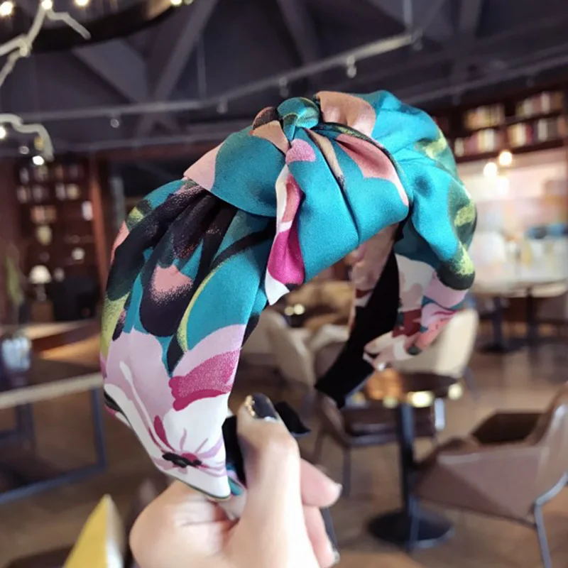 Bohemian Silk Satin Fabic Knot Hairband Ladies ethnic Flower Pattern Knotted Hairband customized Hair Accessories
Bohemian Silk Satin Fabic Knot Hairband Ladies ethnic Flower Pattern Knotted Hairband customized Hair Accessories