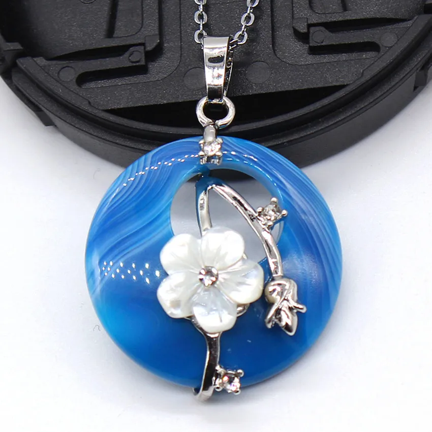 Trendy-beads Antique Silver Plated Round Hollow with Flower Stripe Blue Agates Pendant Link Chain Necklace 
Trendy-beads Antique Silver Plated Round Hollow with Flower Stripe Blue Agates Pendant Link Chain Necklace