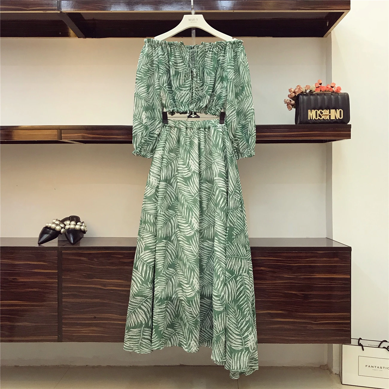 2019 Summer Bohemian Holiday Women Elastic Slash Neck Long Sleeve Hollow Out Chiffon Tops + High Waist Long Skirt 2 Piece Sets
2019 Summer Bohemian Holiday Women Elastic Slash Neck Long Sleeve Hollow Out Chiffon Tops + High Waist Long Skirt 2 Piece Sets