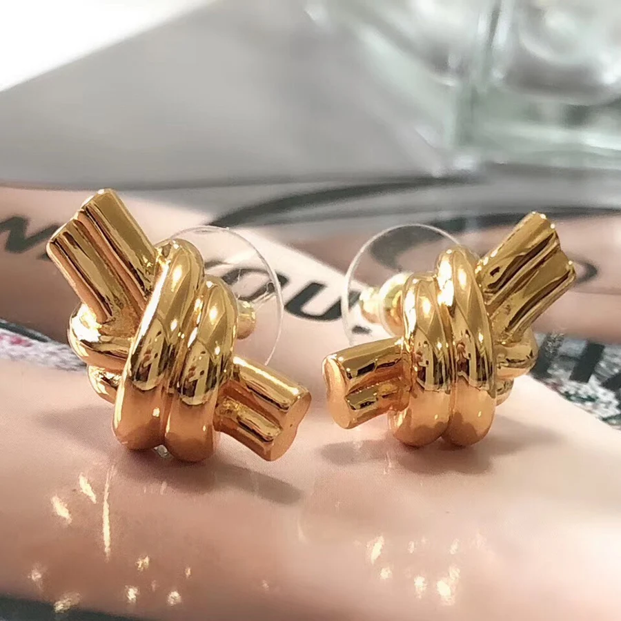 European Hugely Popular Huge Gold Stud Earrings Brand Design Kolczyki Kupe Joyas Jewellery Boucle Oreille Oorbel Ohrringe
European Hugely Popular Huge Gold Stud Earrings Brand Design Kolczyki Kupe Joyas Jewellery Boucle Oreille Oorbel Ohrringe