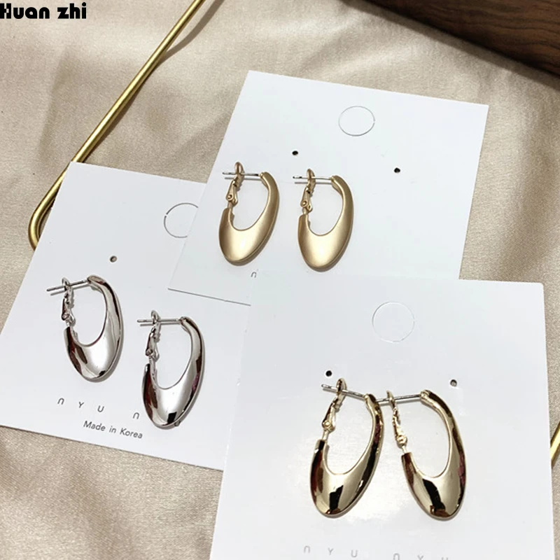 HUANZHI Design S925 Sterling Silver Pin Metal Gold Geometric Hollow Out Irregular Oval Earrings for Women Girl Party Jewelry
HUANZHI Design S925 Sterling Silver Pin Metal Gold Geometric Hollow Out Irregular Oval Earrings for Women Girl Party Jewelry