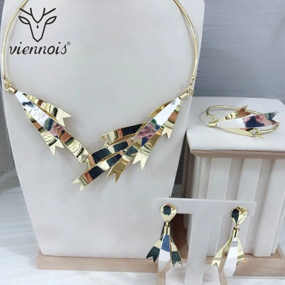 Viennois African Earring Set Dubai Gold Jewelry Sets For Women Trendy Style Female Party Bracelet Sets
Viennois African Earring Set Dubai Gold Jewelry Sets For Women Trendy Style Female Party Bracelet Sets