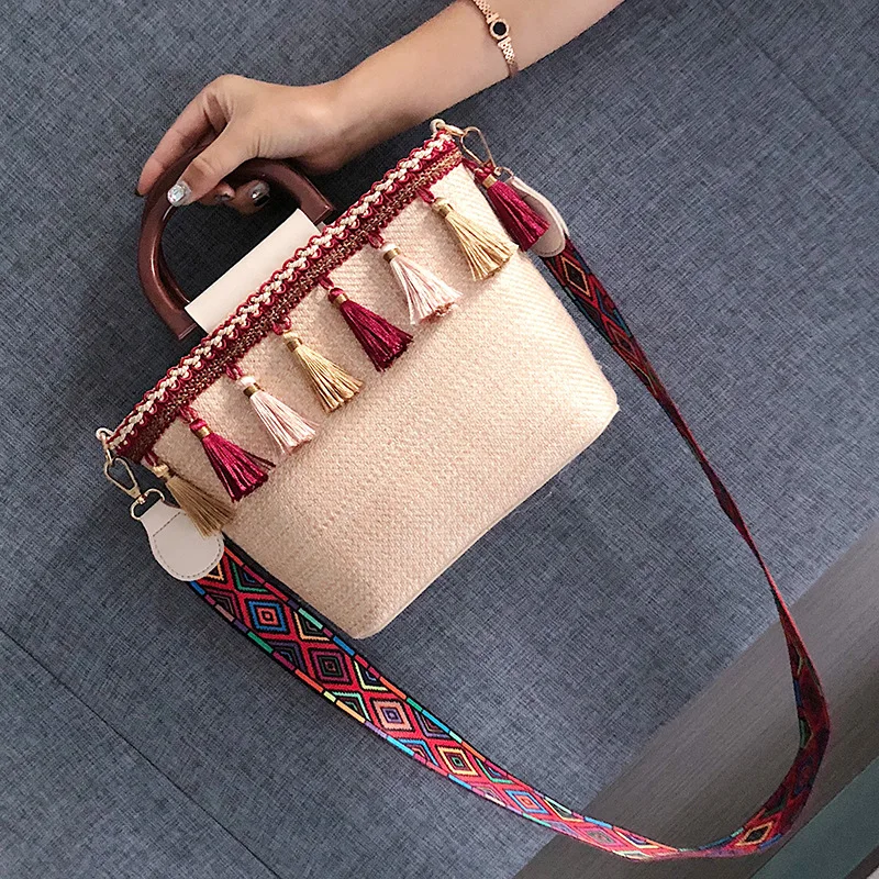 Designer Tassel Straw Shoulder Bag Rattan Woven Beach Bag Handmade Crossbody straw Bag Girls Small Bohemian Shoulder
Designer Tassel Straw Shoulder Bag Rattan Woven Beach Bag Handmade Crossbody straw Bag Girls Small Bohemian Shoulder