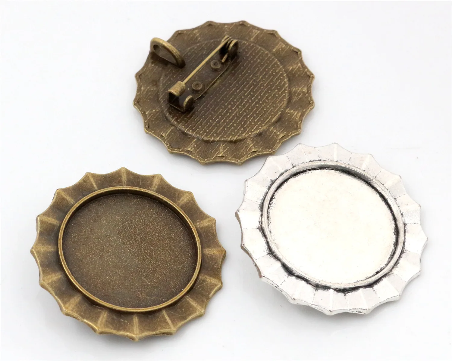 New Fashion 2pcs 25mm Inner Size Antique Silver and Bronze Brooch Cameo Cabochon Base Setting Pendant
New Fashion 2pcs 25mm Inner Size Antique Silver and Bronze Brooch Cameo Cabochon Base Setting Pendant