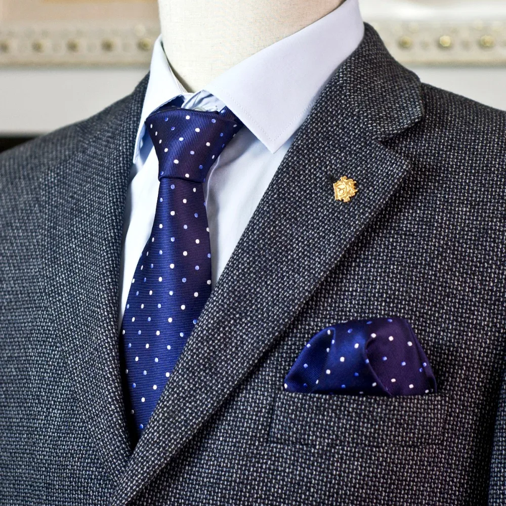 Dots Navy Blue White Mens Ties Neckties Handkerchief 100% Silk Jacquard Woven Casual Formal Business Free Shipping Wholesale
Dots Navy Blue White Mens Ties Neckties Handkerchief 100% Silk Jacquard Woven Casual Formal Business Free Shipping Wholesale