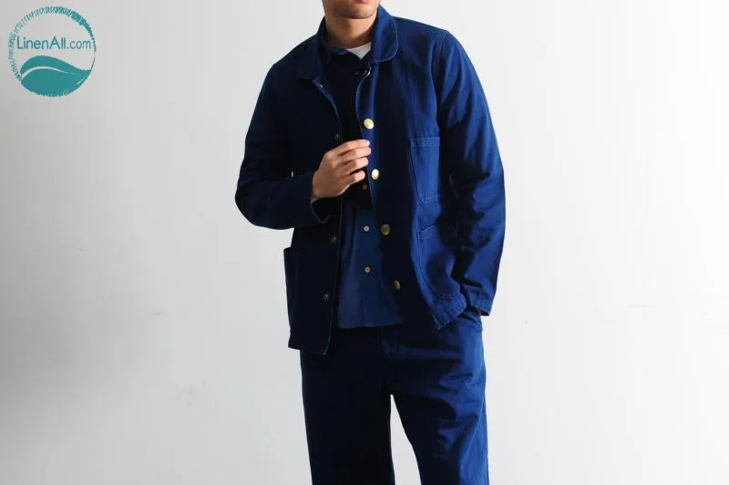 LinenAll blue-stained indigohood full-hand plant blue dye improved French tooling solid copper buckle jacket coat male
LinenAll blue-stained indigohood full-hand plant blue dye improved French tooling solid copper buckle jacket coat male
