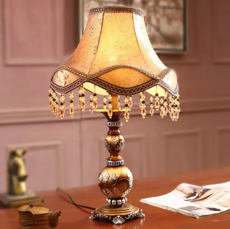 Home decor Bedding Art Decor Resin Table Lamp Decorative Green Vase Desk Light Home Luminaria de Mesa Fabric Shade deco mariage
Home decor Bedding Art Decor Resin Table Lamp Decorative Green Vase Desk Light Home Luminaria de Mesa Fabric Shade deco mariage