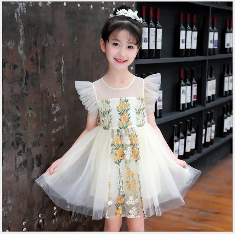 Elder girls flower embroidery summer dress puff sleeve teenager kids girls princess party dress children birthday dress
Elder girls flower embroidery summer dress puff sleeve teenager kids girls princess party dress children birthday dress
