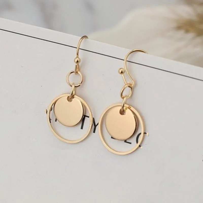Europe and the United States minimalist geometric metal mini double small round hollow silver round bright earrings wholesale
Europe and the United States minimalist geometric metal mini double small round hollow silver round bright earrings wholesale