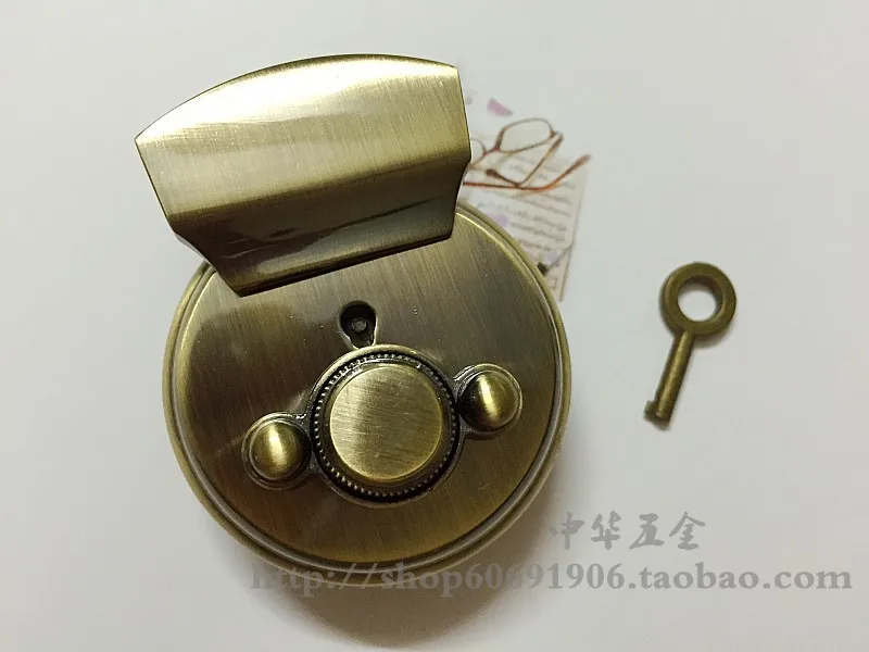 Size 39 * 63mm DIY handmade handbag bag accessories End antique locks Covered buttons Wholesale
Size 39 * 63mm DIY handmade handbag bag accessories End antique locks Covered buttons Wholesale