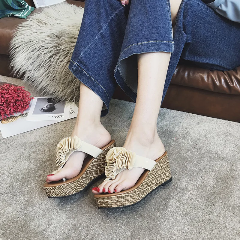 Open Toe High Wedges Women Platform Flip Flops Summer Flower Outside Slippers Women Solid Beach Ladies Shoes
Open Toe High Wedges Women Platform Flip Flops Summer Flower Outside Slippers Women Solid Beach Ladies Shoes