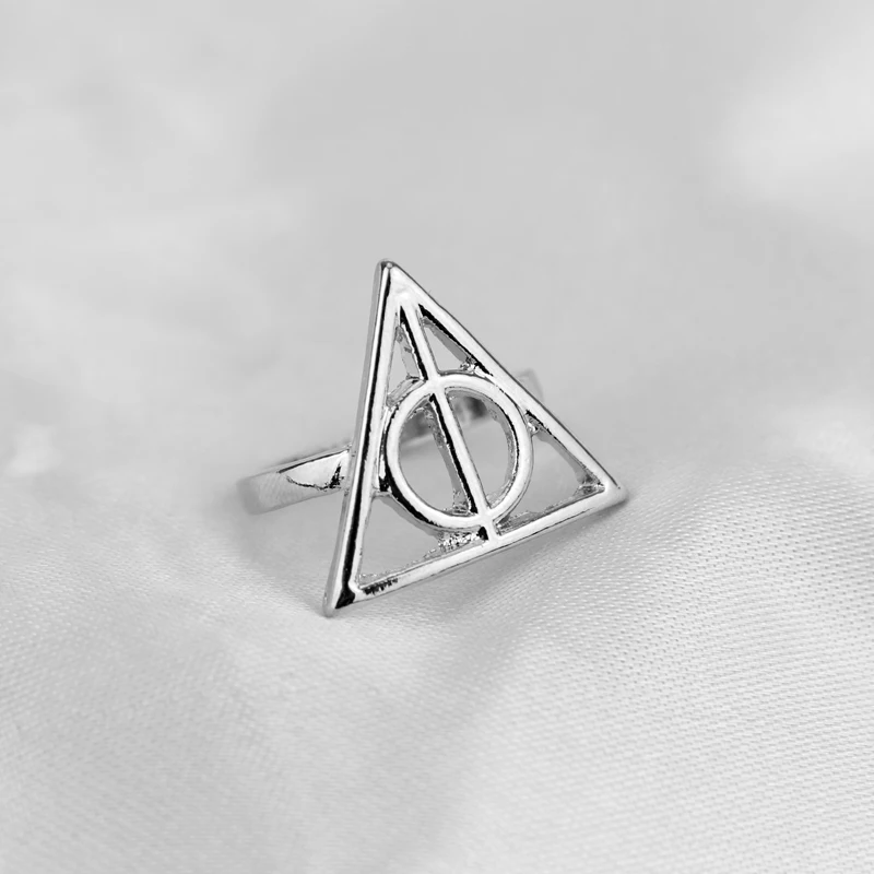 MQCHUN Fashion Jewelry Movie Charm Harry P Deathly Hallows Metal Rings Silver Cosplay Rings For Boy Men Christmas Xmas Gift
MQCHUN Fashion Jewelry Movie Charm Harry P Deathly Hallows Metal Rings Silver Cosplay Rings For Boy Men Christmas Xmas Gift