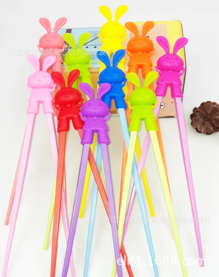 Free shipping 500 pair Children Kids Baby Beginner Cartoon Style Easy Fun Learning Training Helper Chopsticks Random Color
Free shipping 500 pair Children Kids Baby Beginner Cartoon Style Easy Fun Learning Training Helper Chopsticks Random Color