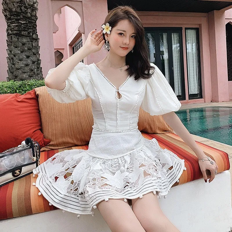 2019 Summer Women White Crop Top and Skirt Two Piece Set Puff Sleeve V-Neck Shirt+Embroidery Floral Hollow Out Lace Skirt Set
2019 Summer Women White Crop Top and Skirt Two Piece Set Puff Sleeve V-Neck Shirt+Embroidery Floral Hollow Out Lace Skirt Set