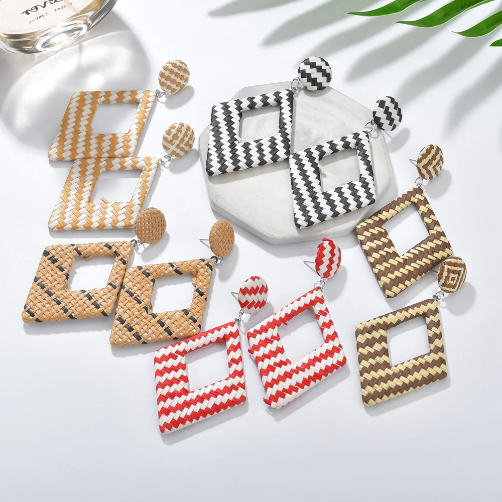 2019 New Brand Classical Women Woven Earrings Colorful Oversize Snake Skin Leather Drop Earrings For Girls Rattan Earrings Gifts
2019 New Brand Classical Women Woven Earrings Colorful Oversize Snake Skin Leather Drop Earrings For Girls Rattan Earrings Gifts