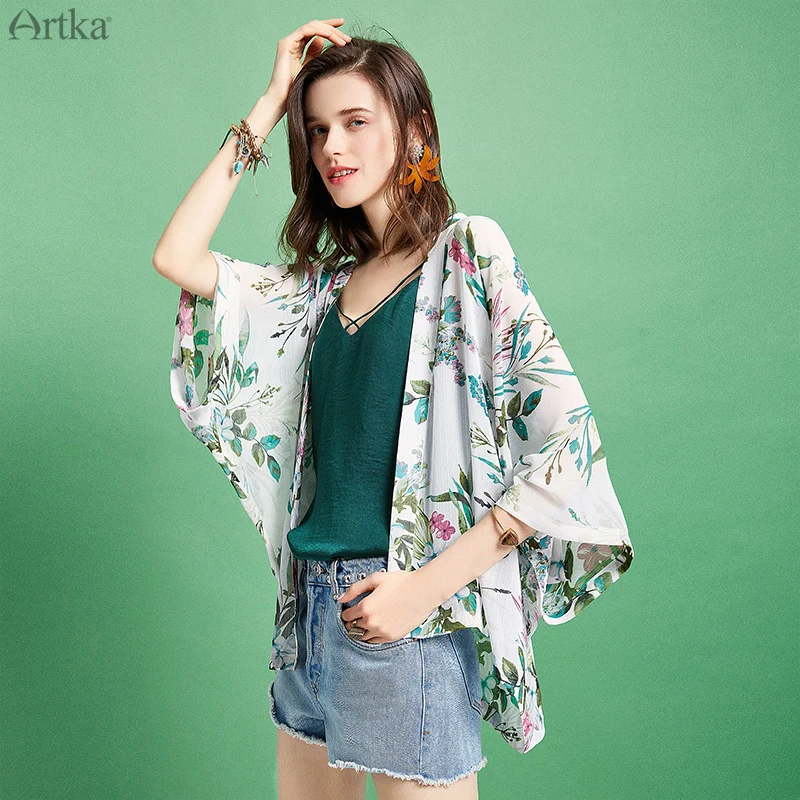 ARTKA 2019 Summer Elegant Chiffon Coat Fashion Flower Print Sun protection Shirt Loose Batwing Sleeve Open Stitch Coat WA10290X
ARTKA 2019 Summer Elegant Chiffon Coat Fashion Flower Print Sun protection Shirt Loose Batwing Sleeve Open Stitch Coat WA10290X