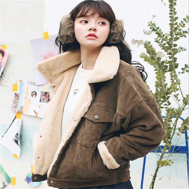 Vintage Lambswool winter warm coats woman turn down collar corduroy jacket womens casual solid short outerwear
Vintage Lambswool winter warm coats woman turn down collar corduroy jacket womens casual solid short outerwear
