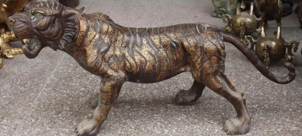 28" Huge Chinese Bronze Gilt Carved Animal Ferocity Tigre Tiger Lion Leo Statue
28" Huge Chinese Bronze Gilt Carved Animal Ferocity Tigre Tiger Lion Leo Statue