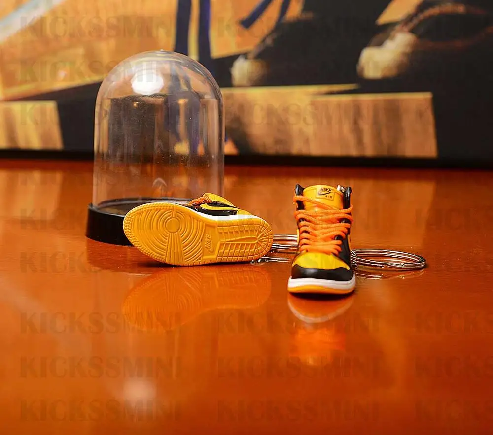 promotional gifts dropshipping Handcrafted AJ1 black orange 3D Mini Shoe Sneaker Keychain with Box doll accessory
promotional gifts dropshipping Handcrafted AJ1 black orange 3D Mini Shoe Sneaker Keychain with Box doll accessory