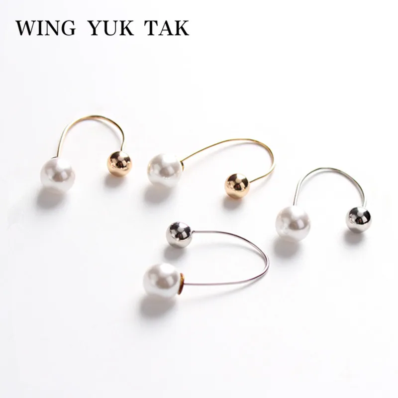 wing yuk tak New Fashion White Simulated Pearl Fringing Earrings Punk Jewelry Classic Design Korean Stud Earrings For Women
wing yuk tak New Fashion White Simulated Pearl Fringing Earrings Punk Jewelry Classic Design Korean Stud Earrings For Women