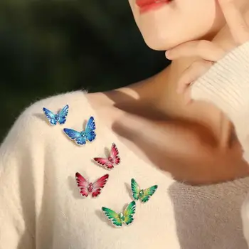 2019 New Romantic Enamel Crystal Butterfly Brooch Pins Insects Banquet Women's Collar Lapel Pin Wedding Birthday Party Jewelry
2019 New Romantic Enamel Crystal Butterfly Brooch Pins Insects Banquet Women's Collar Lapel Pin Wedding Birthday Party Jewelry