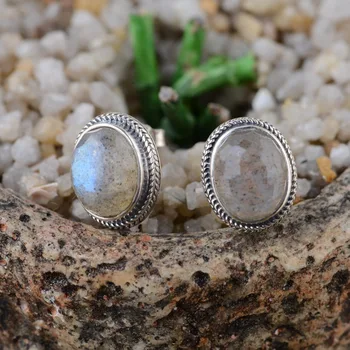 S925 earrings silver inlaid antique craft female models simple fashion earring circular air section
S925 earrings silver inlaid antique craft female models simple fashion earring circular air section