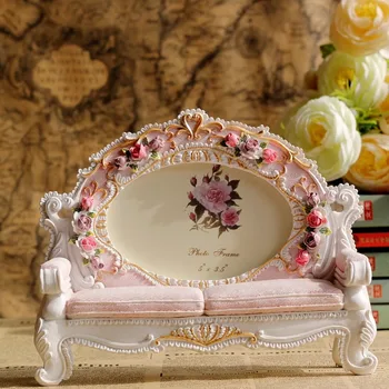 Resin Photo Frame European style Sofa Handwork Figurines Imitation Furniture Miniatures Picture Flower Picture Frame Decorations
Resin Photo Frame European style Sofa Handwork Figurines Imitation Furniture Miniatures Picture Flower Picture Frame Decorations