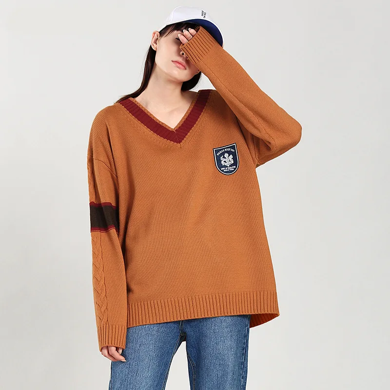 2018 Spring Autumn Female V-Neck Sweaters Ladies Long Sleeve Casual Knitting Tops Fashion Badge Plus Size Loose Pullovers Z285 
2018 Spring Autumn Female V-Neck Sweaters Ladies Long Sleeve Casual Knitting Tops Fashion Badge Plus Size Loose Pullovers Z285