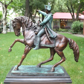 Napoleon chuxun figure bronze ornaments European celebrity horse patrol Home Furnishing Decor gift collection equipment
Napoleon chuxun figure bronze ornaments European celebrity horse patrol Home Furnishing Decor gift collection equipment