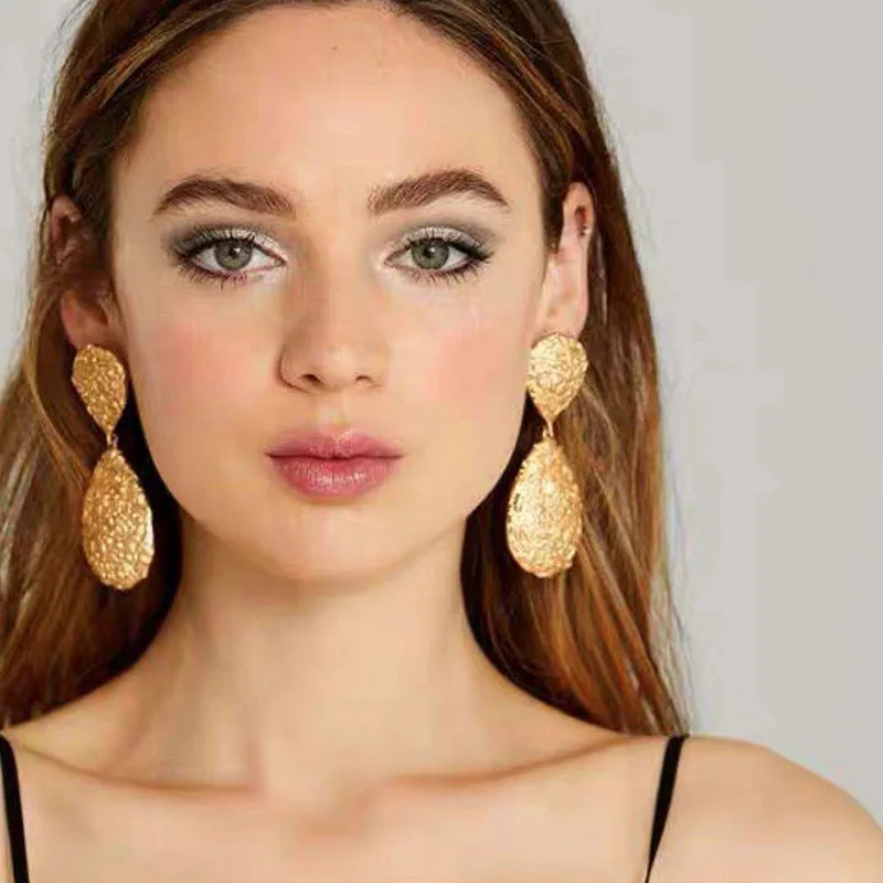 2019 New Vintage Earrings For Women Gold Color Geometric Statement Earring Metal Earing Hanging Jewelry Boucle D'oreille Brincos
2019 New Vintage Earrings For Women Gold Color Geometric Statement Earring Metal Earing Hanging Jewelry Boucle D'oreille Brincos