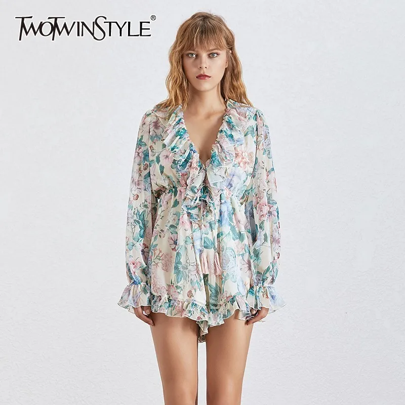 TWOTWINSTYLE Vintage Print Playsuit For Women V Neck Lantern Sleeve High Waist Ruffles Bandage Shorts Female 2019 Fashion Summer
TWOTWINSTYLE Vintage Print Playsuit For Women V Neck Lantern Sleeve High Waist Ruffles Bandage Shorts Female 2019 Fashion Summer