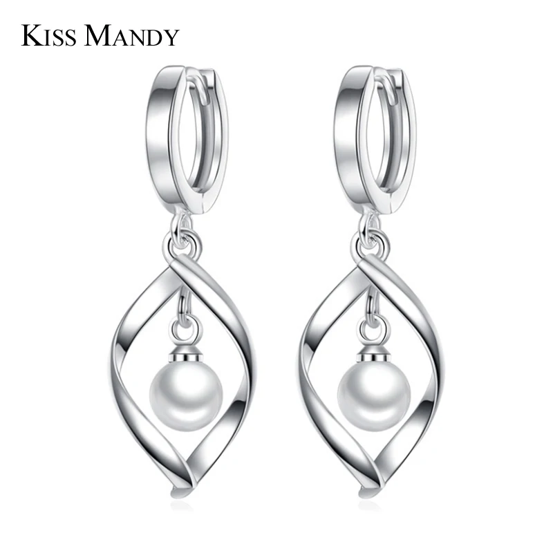 KISS MANDY Silver Color Long Drop Twisted Female Earring with Imitation Pearl Classic Earring Women Fashion Party Jewelry AE120
KISS MANDY Silver Color Long Drop Twisted Female Earring with Imitation Pearl Classic Earring Women Fashion Party Jewelry AE120