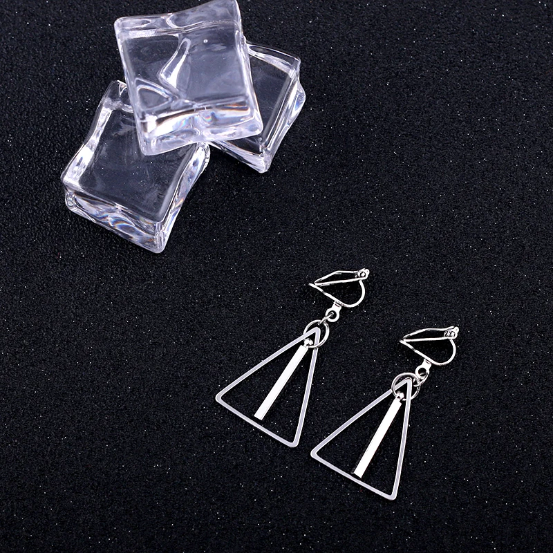 Metal Geometric Earrings Women Trendy Double Pendant Column&Triangle Clips Earrings No Ear Hole Minimalist Earring Jewelry CE69
Metal Geometric Earrings Women Trendy Double Pendant Column&Triangle Clips Earrings No Ear Hole Minimalist Earring Jewelry CE69