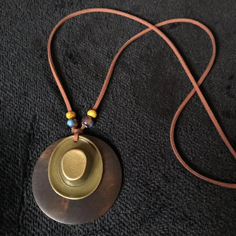 Women's Cowboy Hat Necklace for Women Round Wood Necklaces & Pendants Ceramic Beaded Statement Necklace New Jewelry for Gifts
Women's Cowboy Hat Necklace for Women Round Wood Necklaces & Pendants Ceramic Beaded Statement Necklace New Jewelry for Gifts