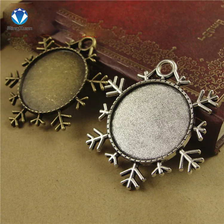 MINGXUAN 10pcs/lot Inner size 25mm Snowflake Pendant Setting Fit Cabochon Tray Antique Silver/Antique DIY Jewelry Findings C779
MINGXUAN 10pcs/lot Inner size 25mm Snowflake Pendant Setting Fit Cabochon Tray Antique Silver/Antique DIY Jewelry Findings C779