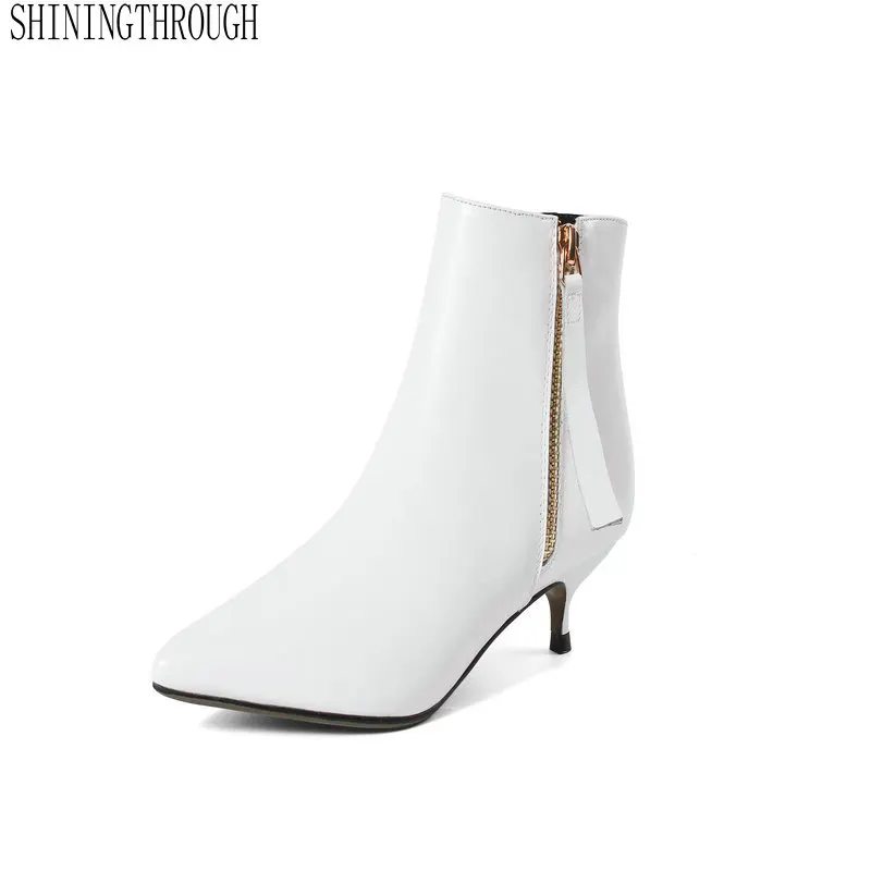 Genuine Leather Women Mid Heel Boots Sexy Ankle Zipper Women Shoes Fashion Spring Autumn Black White 2color Party Ladies Shoes
Genuine Leather Women Mid Heel Boots Sexy Ankle Zipper Women Shoes Fashion Spring Autumn Black White 2color Party Ladies Shoes