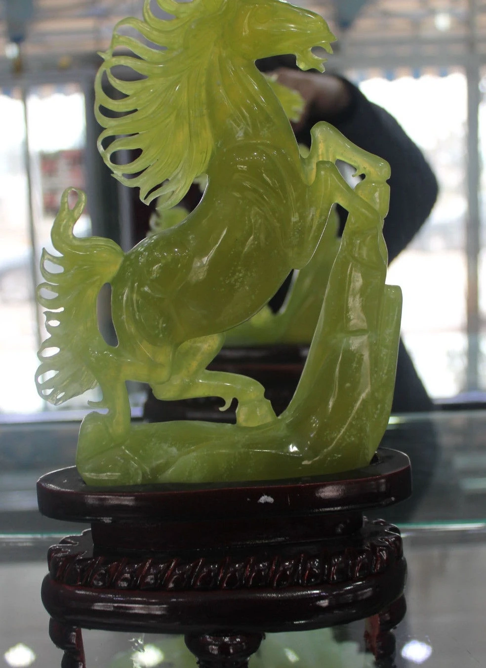 12"Chinese Natural Green Jade Successful Safety Running Animal Horse Base Statue
12"Chinese Natural Green Jade Successful Safety Running Animal Horse Base Statue