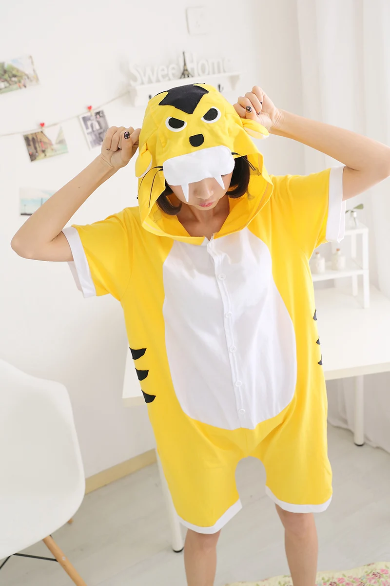 Yellow Tiger Adult Short SleeveCosplay Costumes Summer Autumn Cotton Pajama Onesie Funny Animal Jumpsuit Sleepwear for Women Men
Yellow Tiger Adult Short SleeveCosplay Costumes Summer Autumn Cotton Pajama Onesie Funny Animal Jumpsuit Sleepwear for Women Men