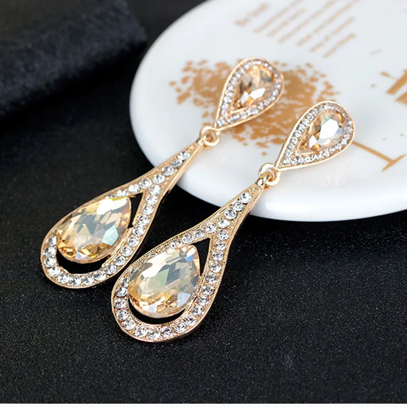 Double Waterdrop Design Crystal Drop Earrings Luxury Rhinestone Inlaid Gold Color Metal Dangle Earrings Women Party Jewelry 2018
Double Waterdrop Design Crystal Drop Earrings Luxury Rhinestone Inlaid Gold Color Metal Dangle Earrings Women Party Jewelry 2018