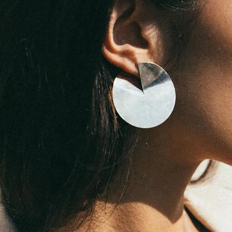 SRCOI Fashion Gold Color Metal Coin Round Earrings Vintage Geometric Stud Earrings For Women Simple Fashion Party Jewelry 2018
SRCOI Fashion Gold Color Metal Coin Round Earrings Vintage Geometric Stud Earrings For Women Simple Fashion Party Jewelry 2018