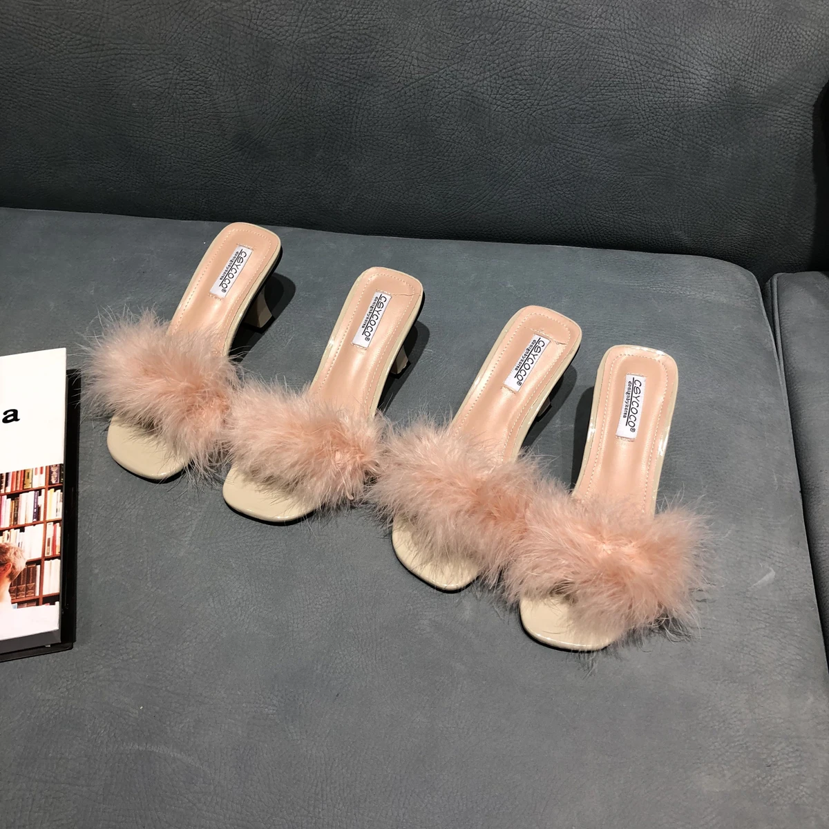 Spring and summer 20019 new slippers real hairy women's shoes high-heeled fashion open-toe flip-flops
Spring and summer 20019 new slippers real hairy women's shoes high-heeled fashion open-toe flip-flops