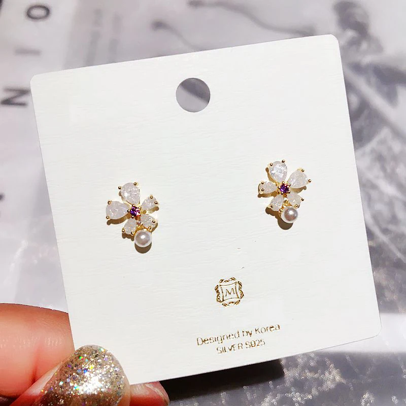 Delicate Korean Style Flower Earrings Gold Color Mini Imitation Pearl Cubic Zircon Stud Earrings for Women Girls
Delicate Korean Style Flower Earrings Gold Color Mini Imitation Pearl Cubic Zircon Stud Earrings for Women Girls