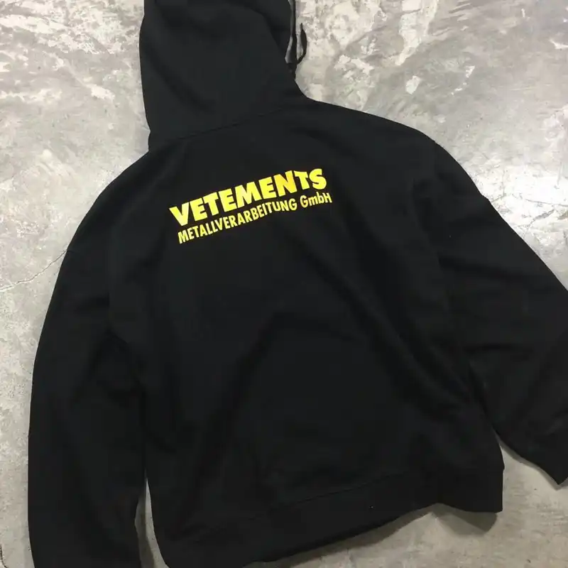 vetements graffiti hoodie