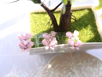 Dog Grooming Clip Pet Dog Hairpin Doudou button hairpin headdress plait hair braid hair child pearl crystal water diamond hai
Dog Grooming Clip Pet Dog Hairpin Doudou button hairpin headdress plait hair braid hair child pearl crystal water diamond hai