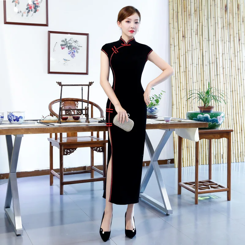 BLACK Ladies Velvet Long Cheongsam Elegant Short Sleeve Qipao Oversize M-XXXL Vintage Mandarin Collar Chinese Women Dress
BLACK Ladies Velvet Long Cheongsam Elegant Short Sleeve Qipao Oversize M-XXXL Vintage Mandarin Collar Chinese Women Dress
