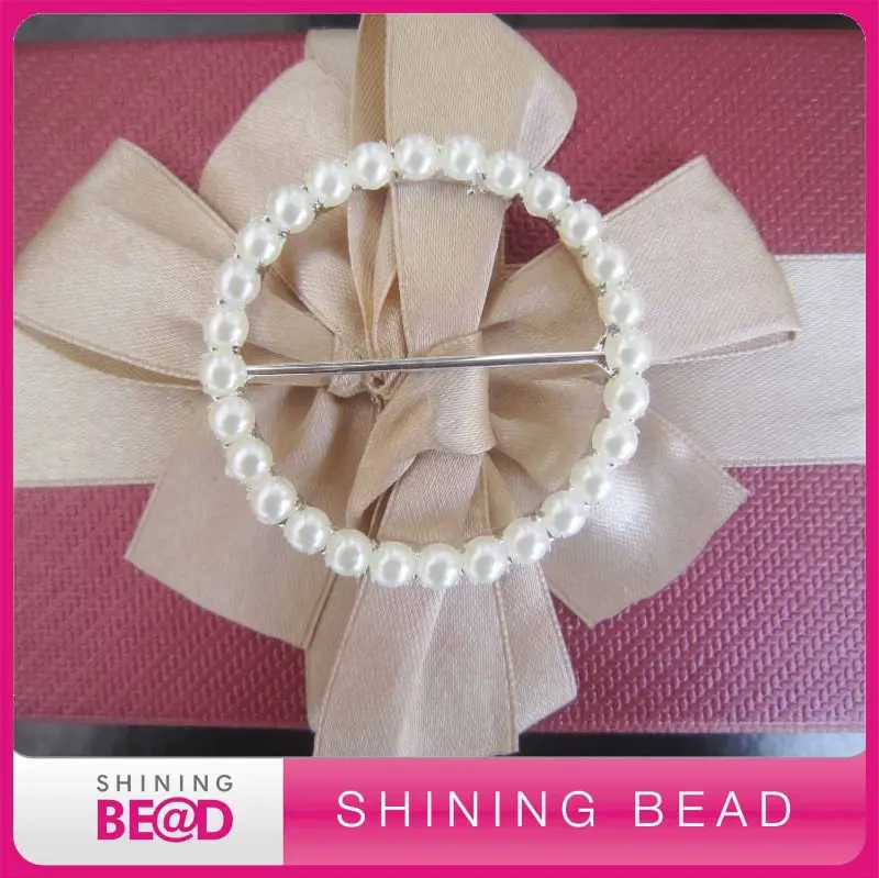rhinestone pearl buckle for wedding invitations+5cm outer/4 cm inner bar+high quality+free shipping
rhinestone pearl buckle for wedding invitations+5cm outer/4 cm inner bar+high quality+free shipping