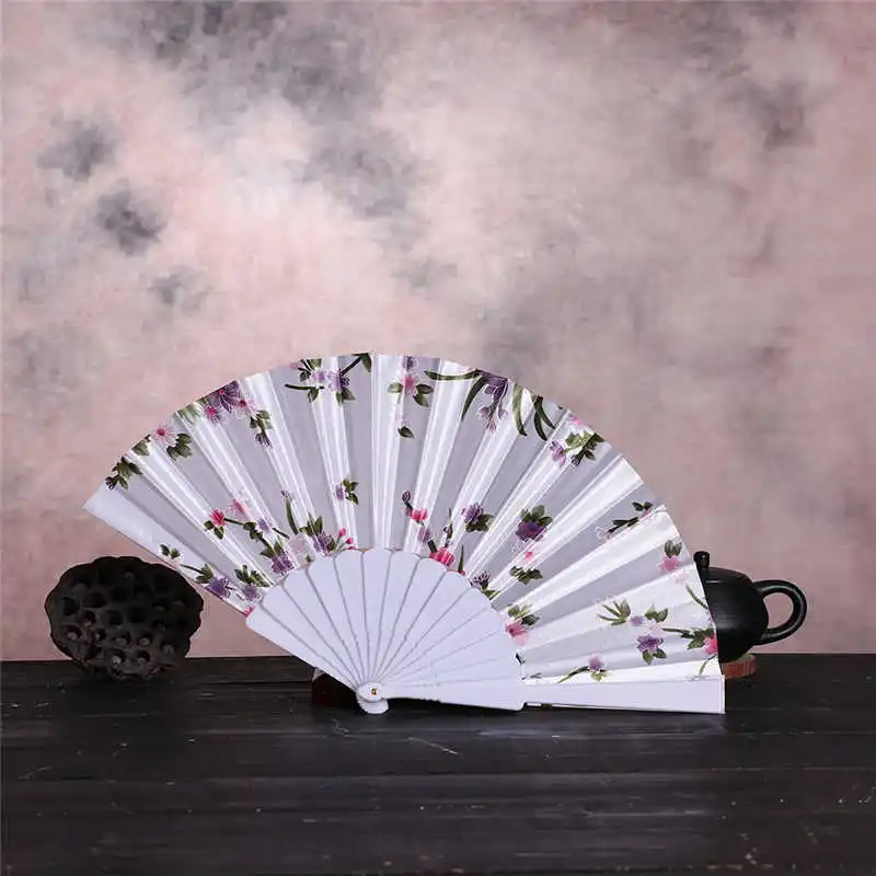 Vintage Bamboo Folding Hand Held Flower Fan Chinese Dance Party Pocket Gifts Party Wedding fan Summer fan Retro fan 5pz
Vintage Bamboo Folding Hand Held Flower Fan Chinese Dance Party Pocket Gifts Party Wedding fan Summer fan Retro fan 5pz