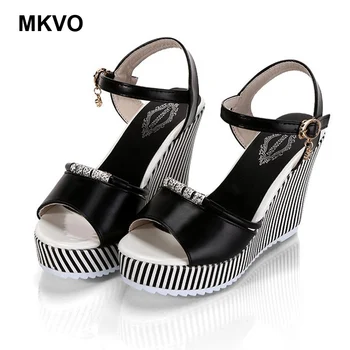 2019 Summer women sandals wedges sandals ladies open toe Fish mouth stripe Rhinestone black silver white platform sandals shoes
2019 Summer women sandals wedges sandals ladies open toe Fish mouth stripe Rhinestone black silver white platform sandals shoes