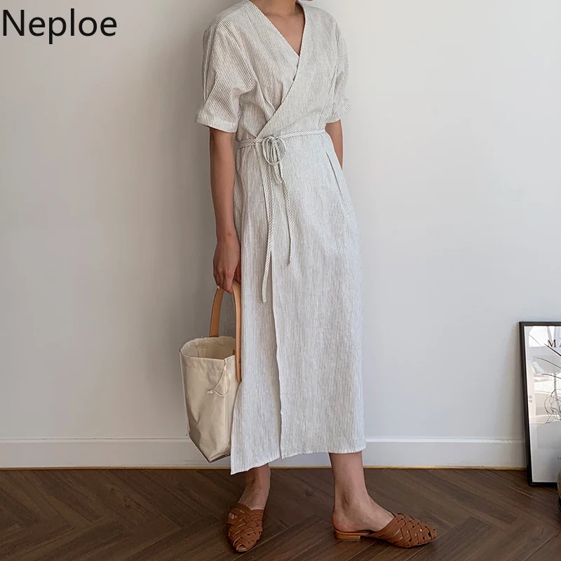 Neploe Stripe Cross V-neck Women Dresses 2019 Summer Short Sleeve Mid-calf Dress Lace Up Slimming Waist Split Vestidos 52989
Neploe Stripe Cross V-neck Women Dresses 2019 Summer Short Sleeve Mid-calf Dress Lace Up Slimming Waist Split Vestidos 52989